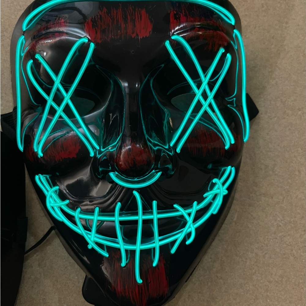 LED Light-Up Clown Mask - Picture 6 of 14
